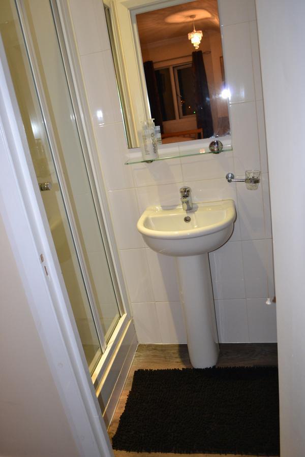 Annie'S Guest House Farnborough  Eksteriør billede