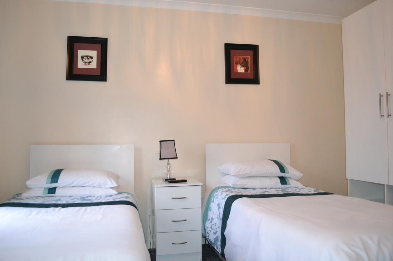 Annie'S Guest House Farnborough  Eksteriør billede