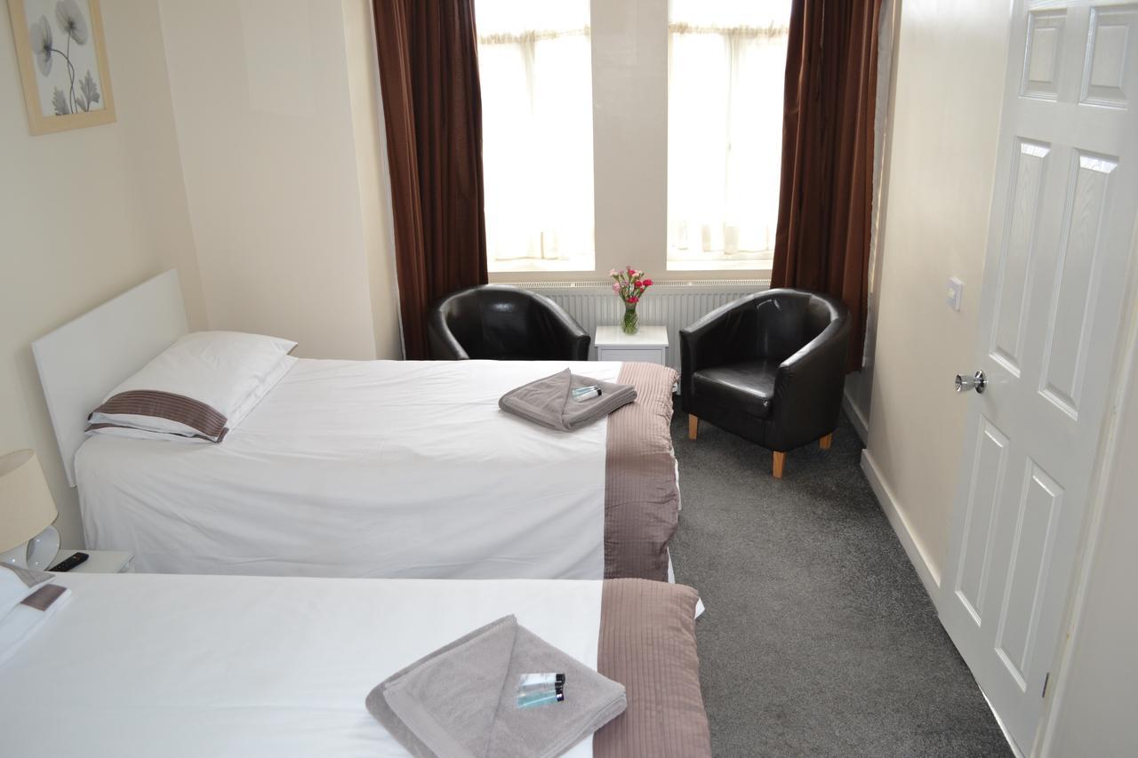 Annie'S Guest House Farnborough  Eksteriør billede
